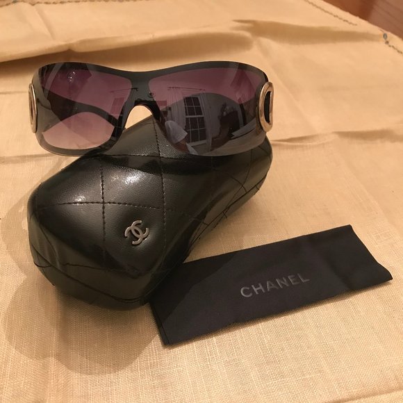 CHANELVintage 2558Sunglasses Set
